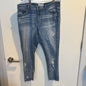 Distressed BKE Distressed Blue Jeans Size 32